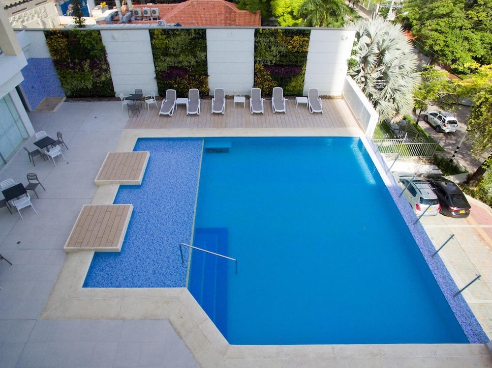 Hotel Barranquilla Plaza Exterior photo The swimming pool at the hotel
